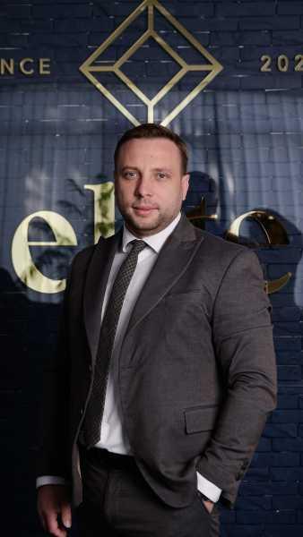 elite realty Roman Ducin
