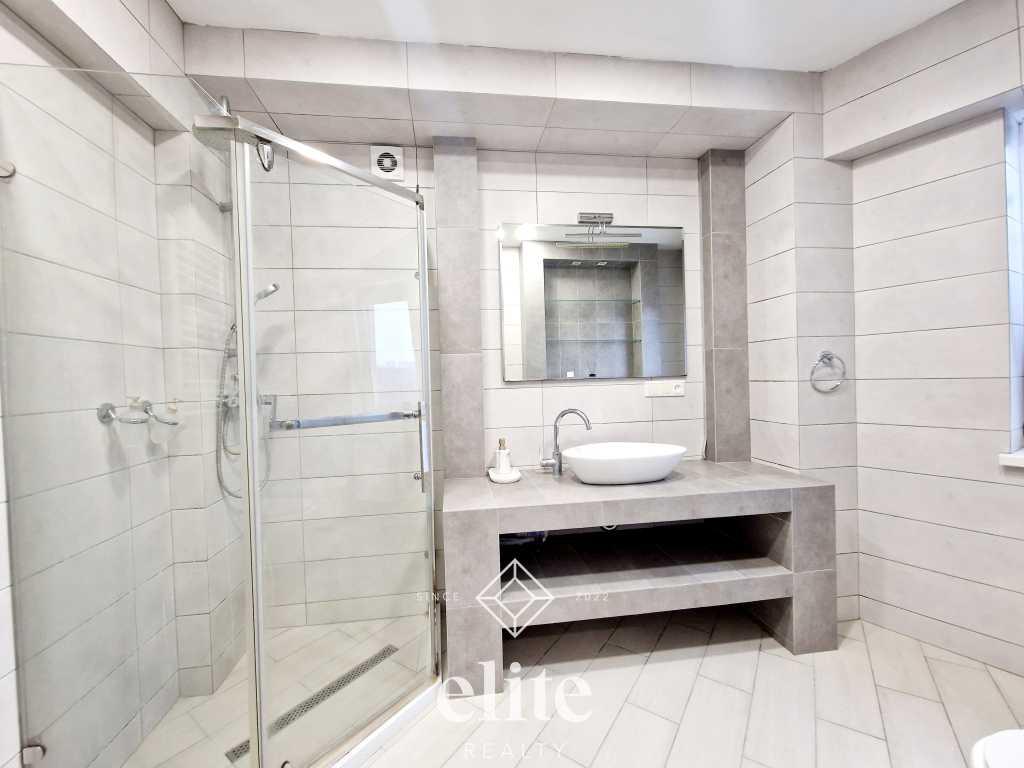 elite realty image