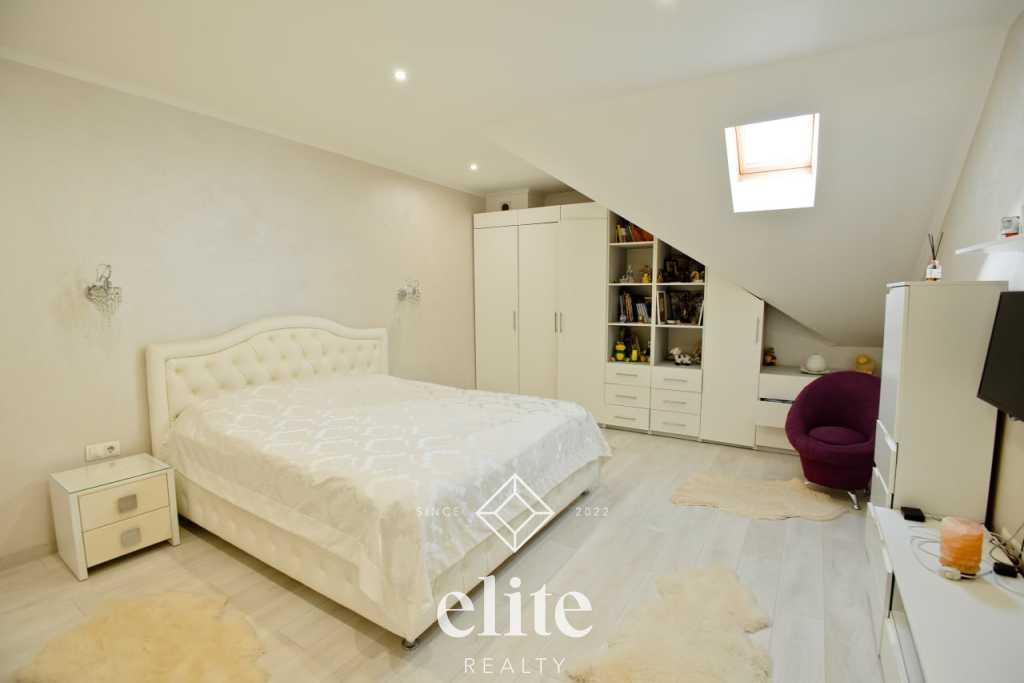 elite realty image