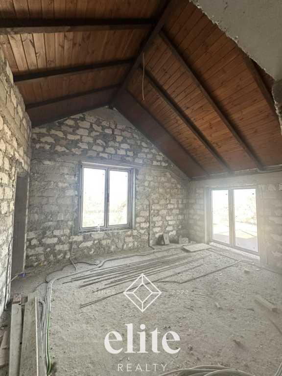 elite realty image