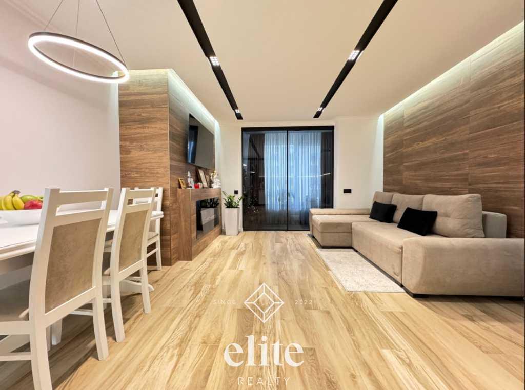 elite realty image