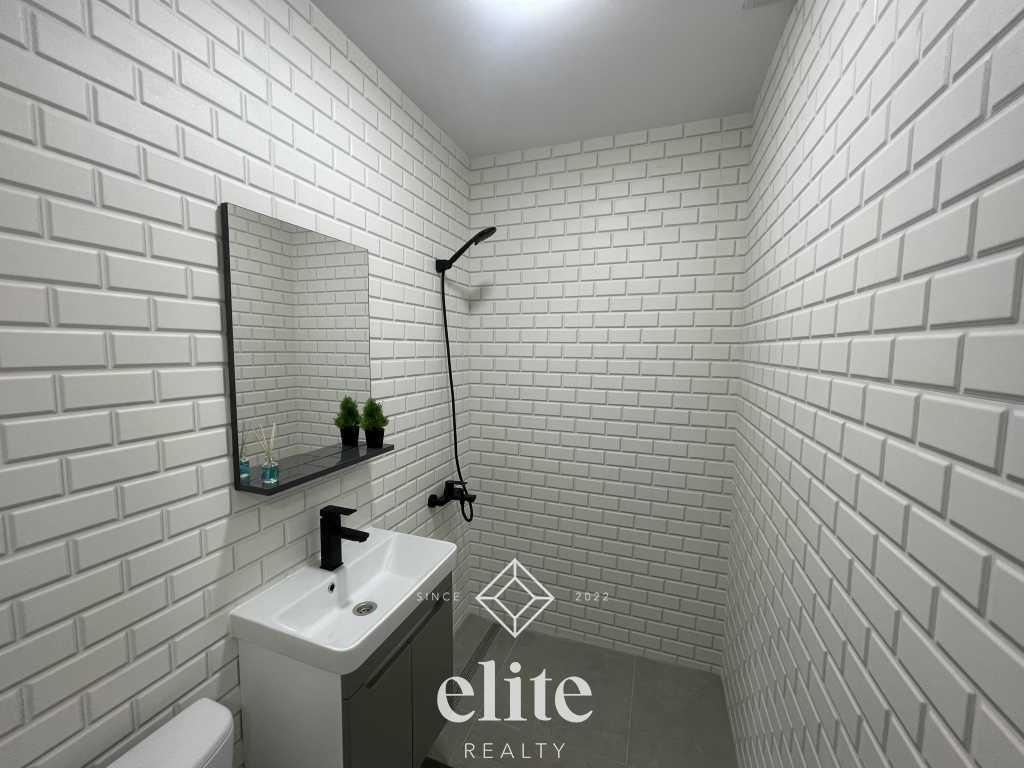 elite realty image