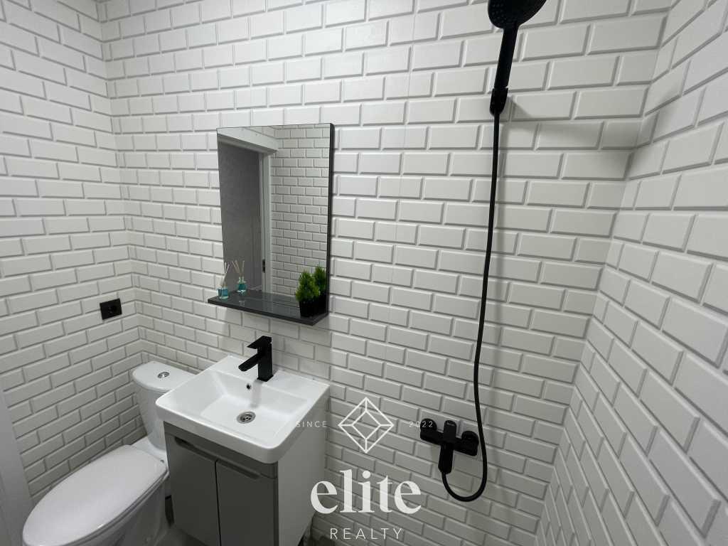 elite realty image