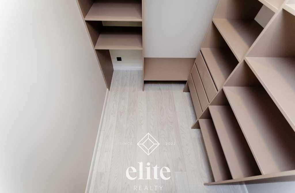 elite realty image