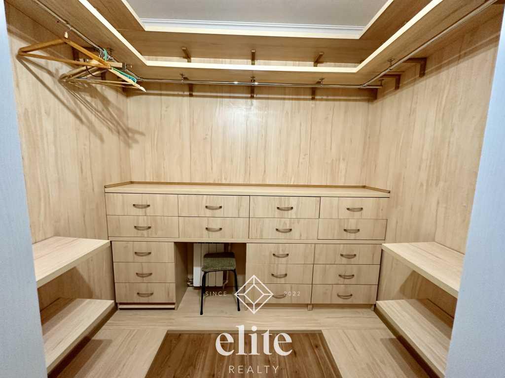 elite realty image