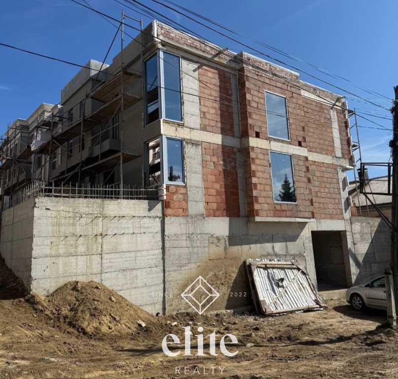 elite realty image