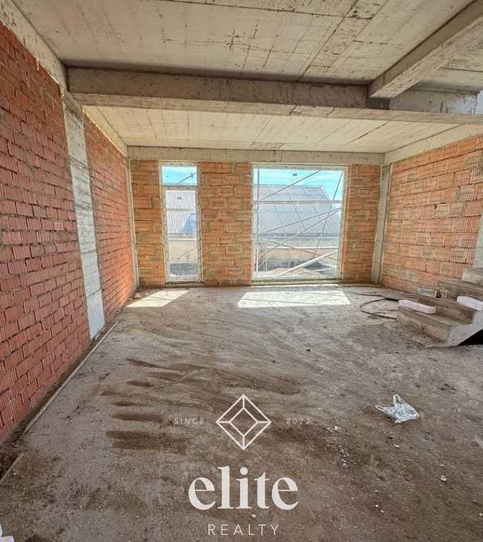 elite realty image