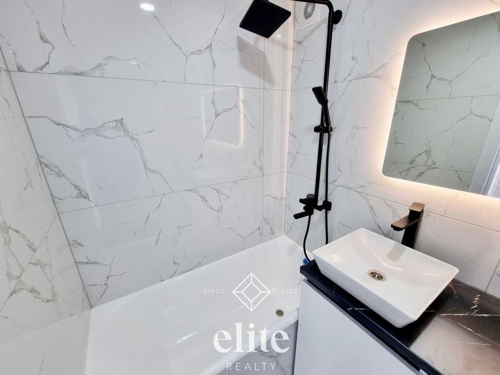 elite realty image
