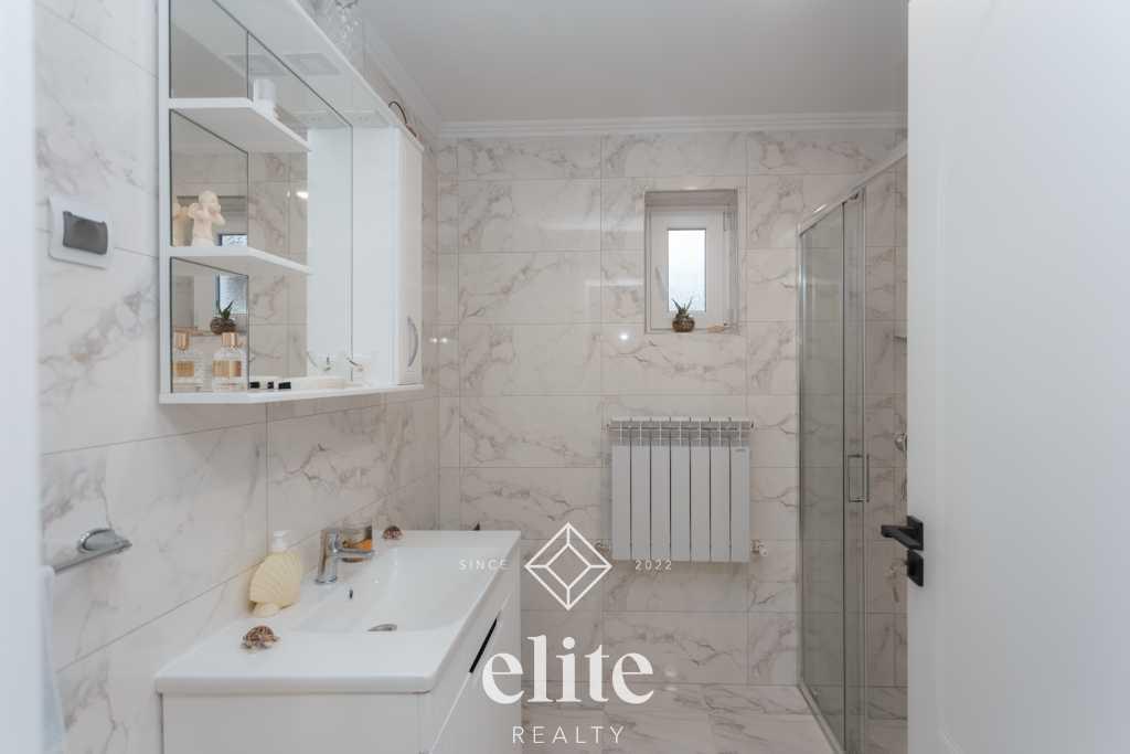 elite realty image