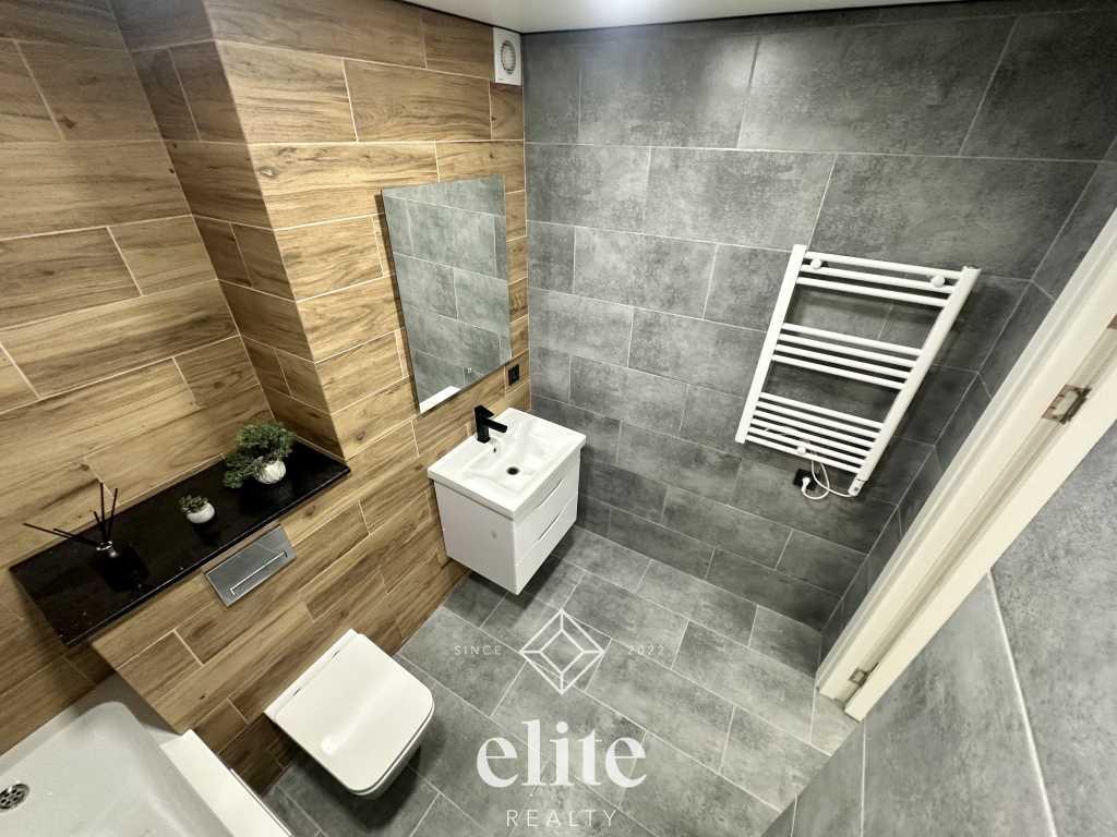 elite realty image