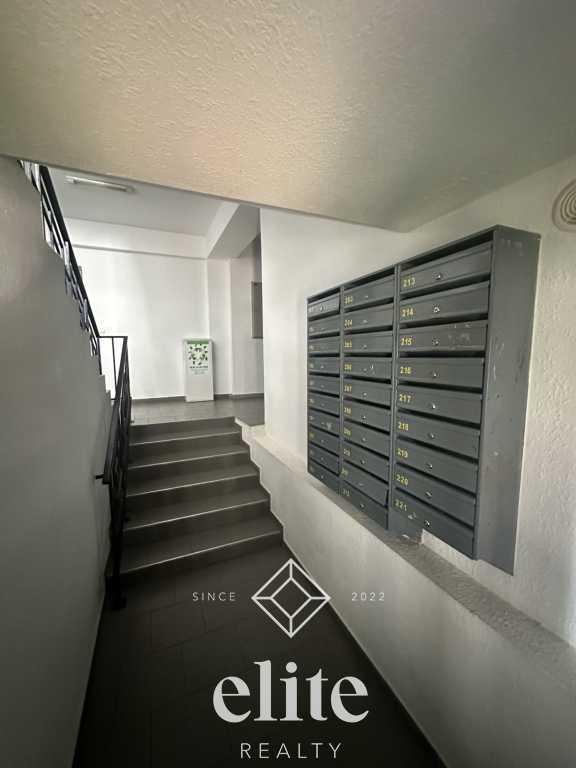 elite realty image