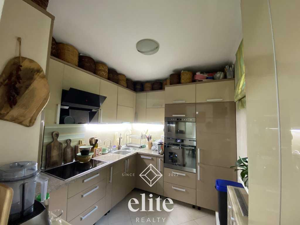 elite realty image