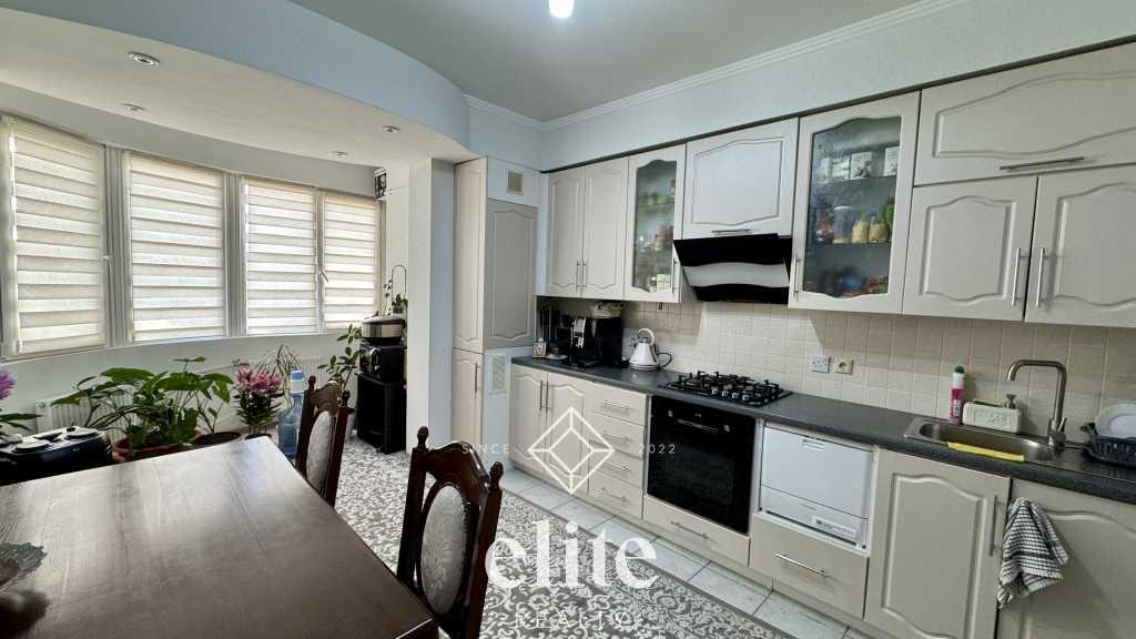 elite realty image