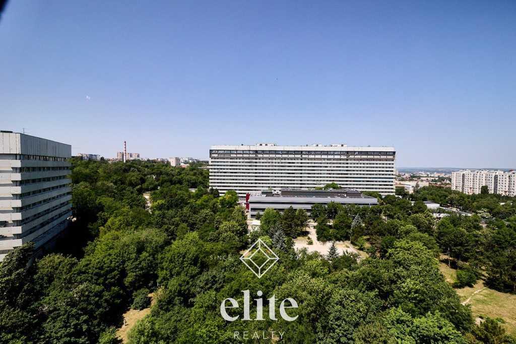 elite realty image