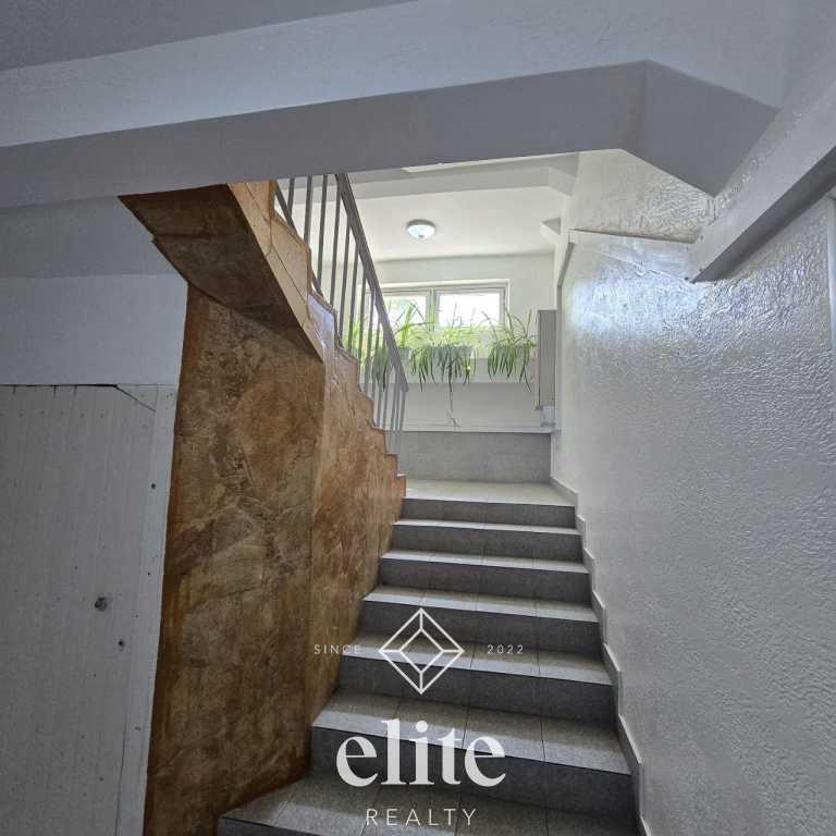 elite realty image
