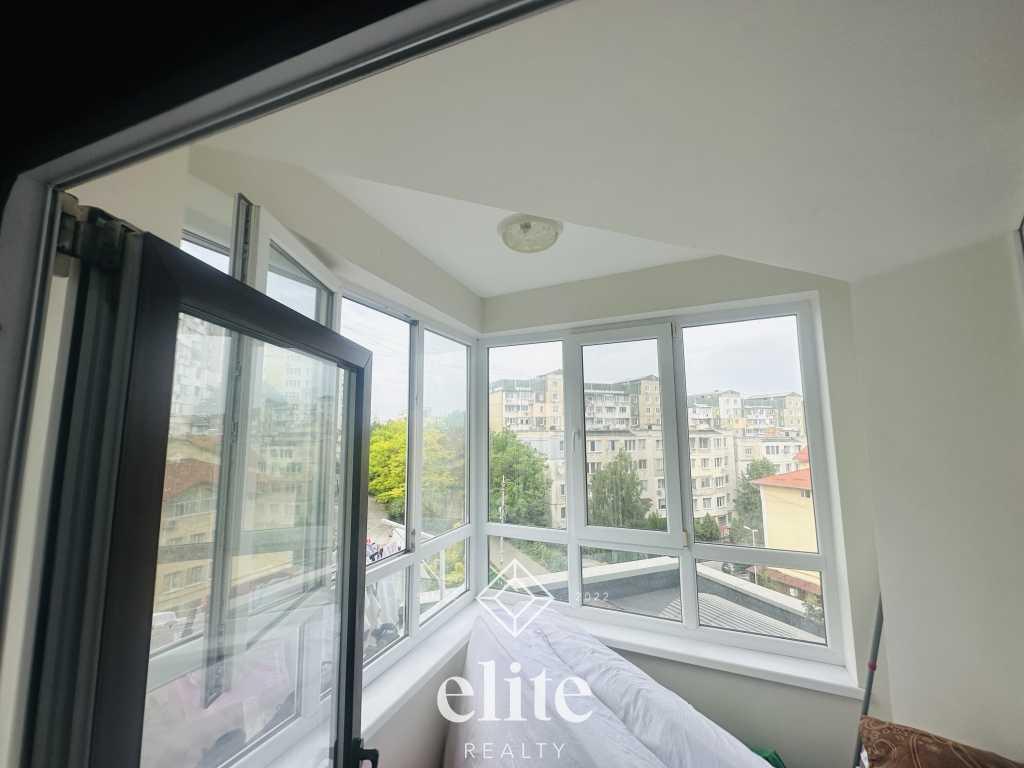 elite realty image