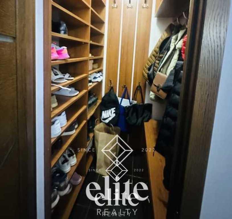 elite realty image