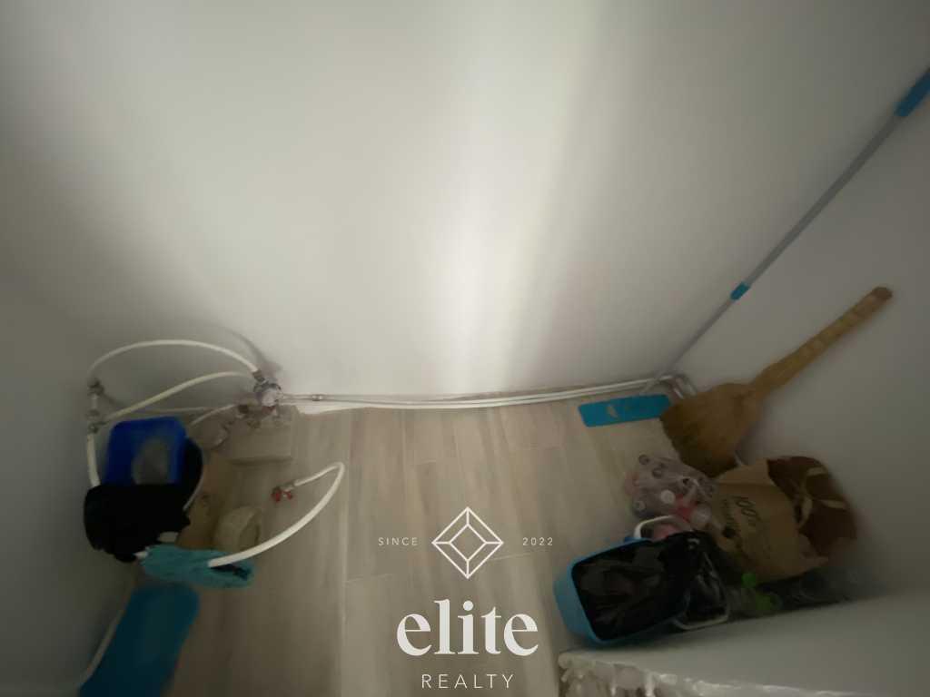 elite realty image