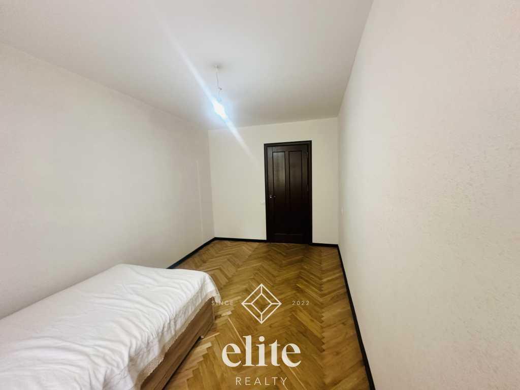 elite realty image