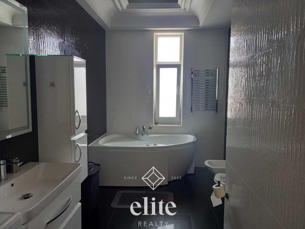 elite realty image