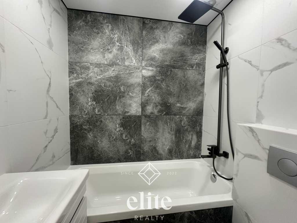 elite realty image
