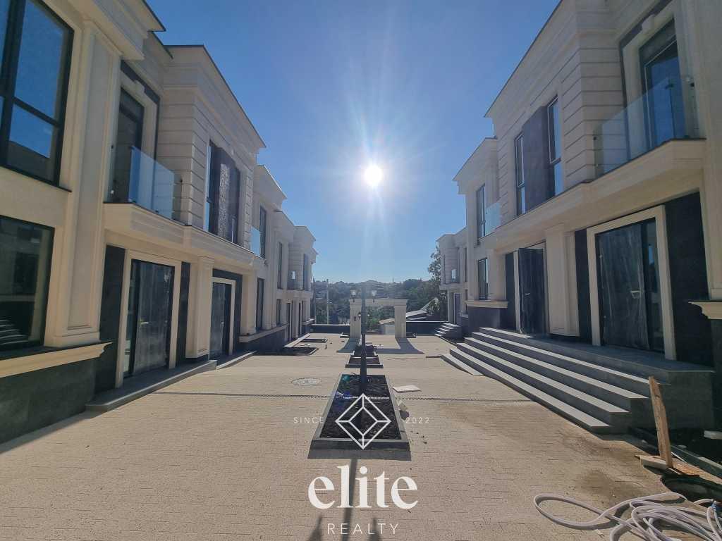 elite realty image