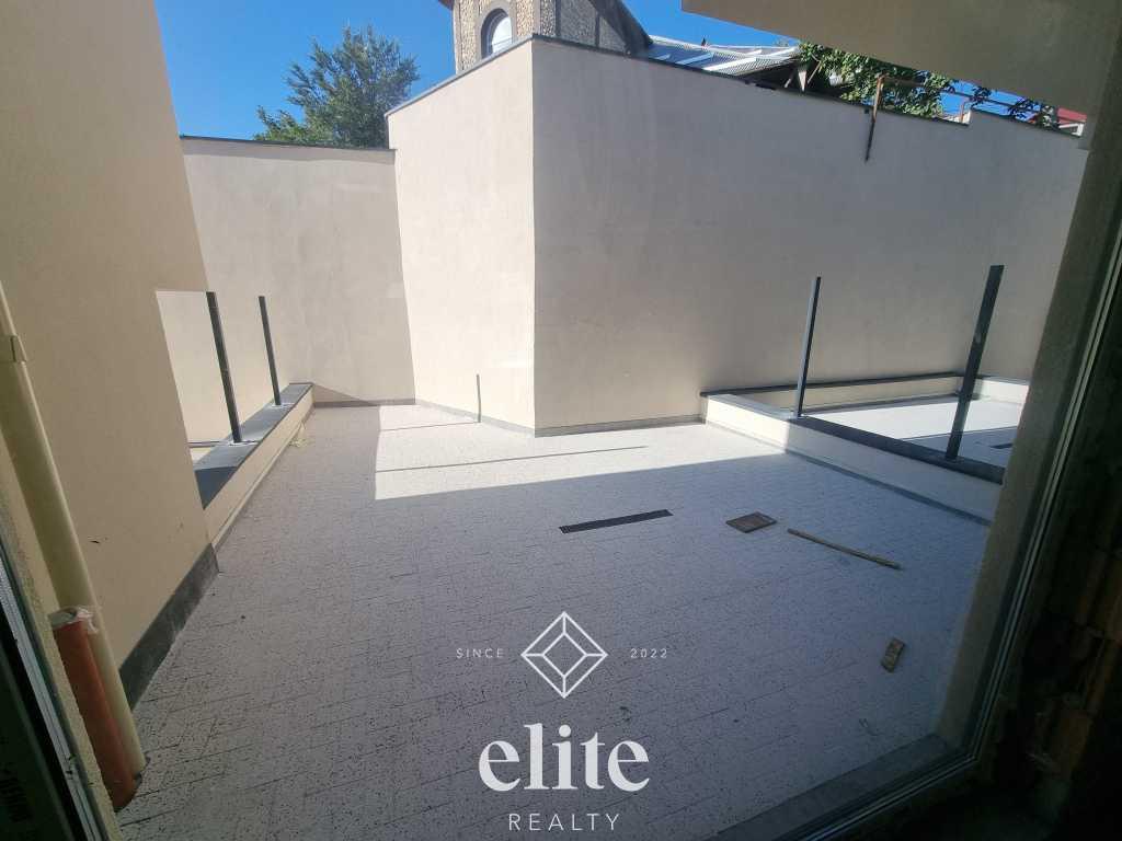 elite realty image