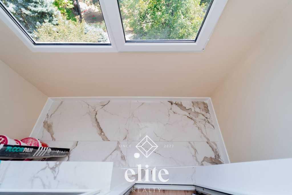 elite realty image