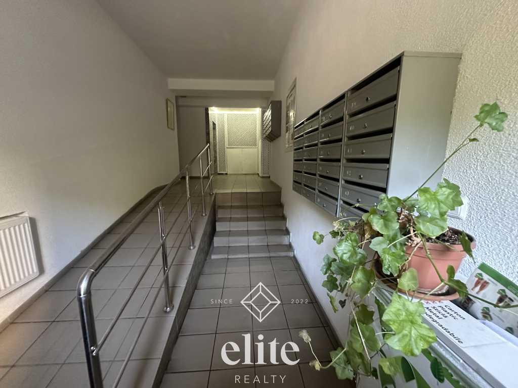 elite realty image