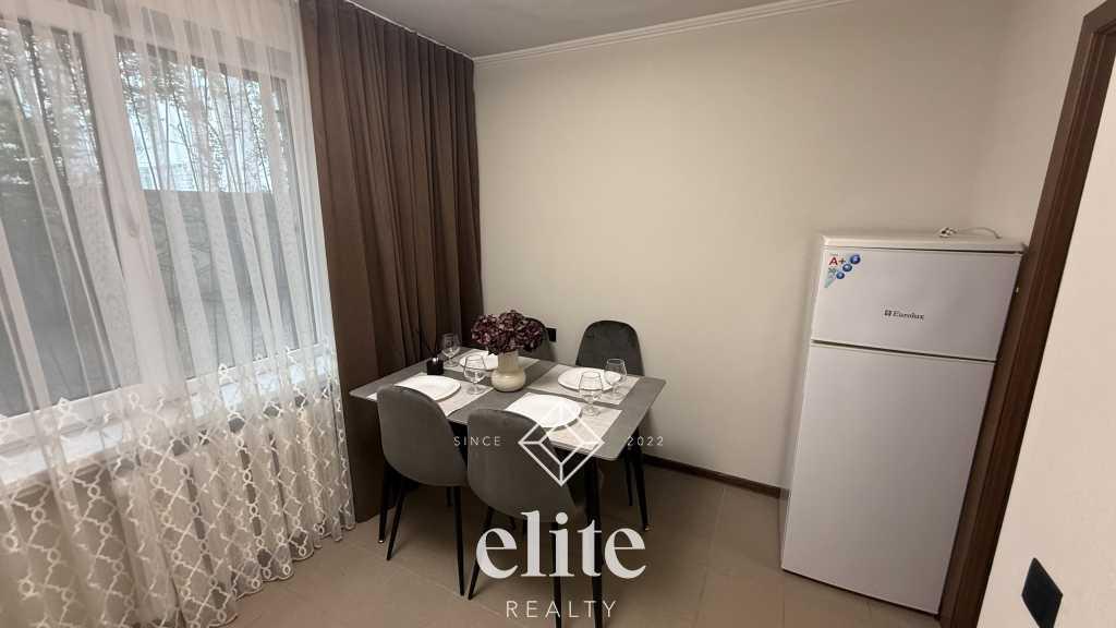 elite realty image