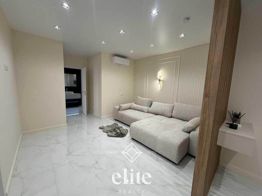 elite realty image