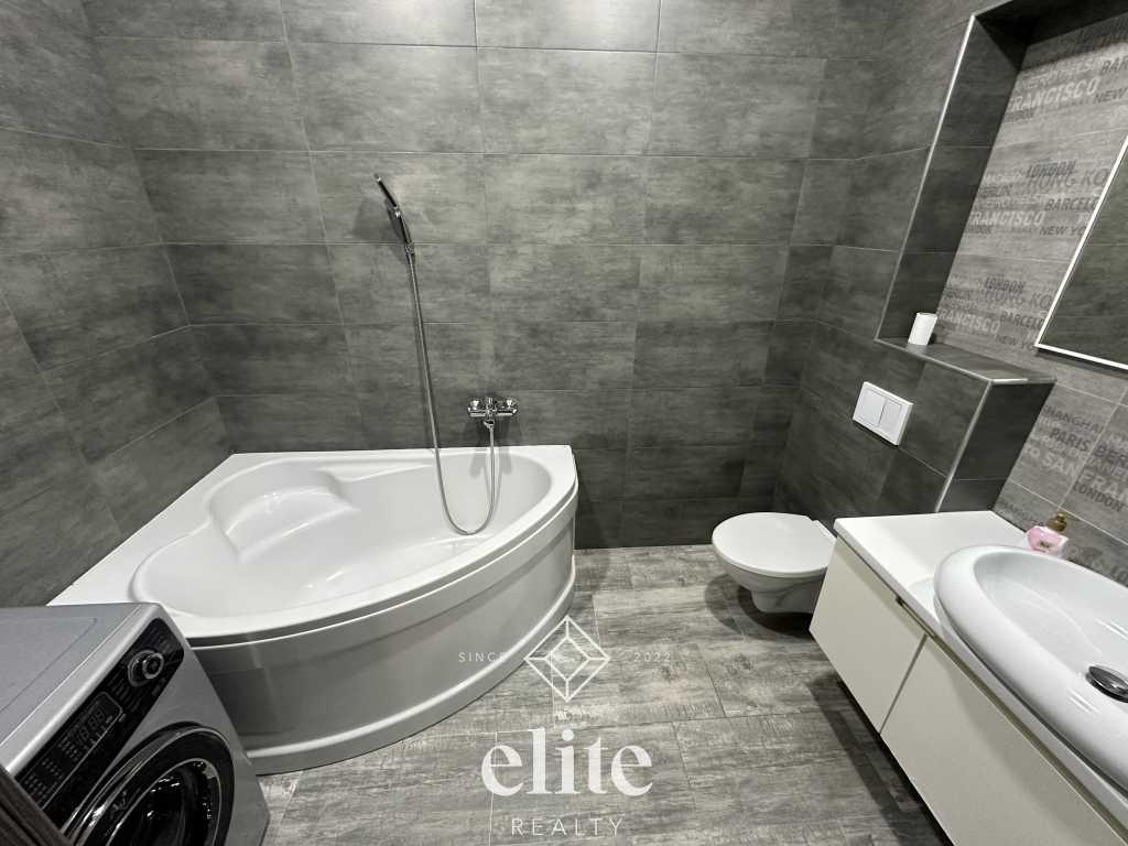 elite realty image