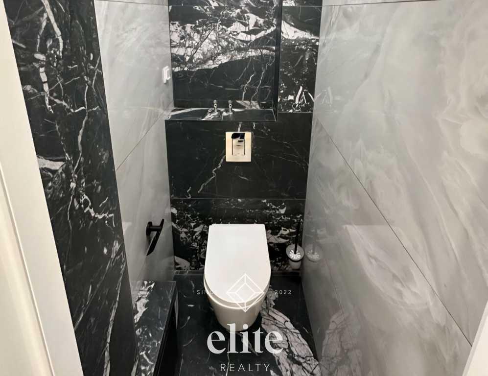 elite realty image