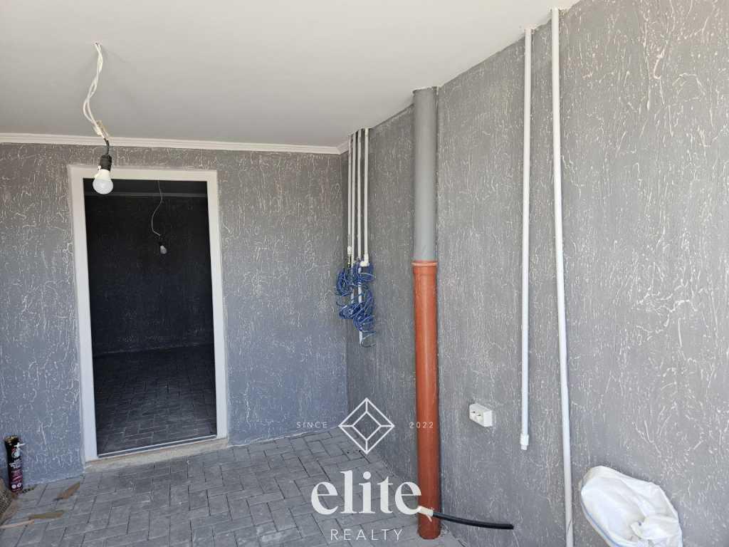 elite realty image