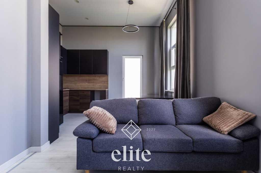 elite realty image