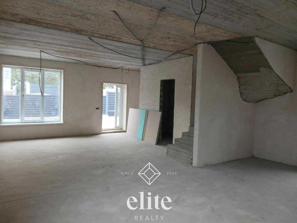 elite realty image