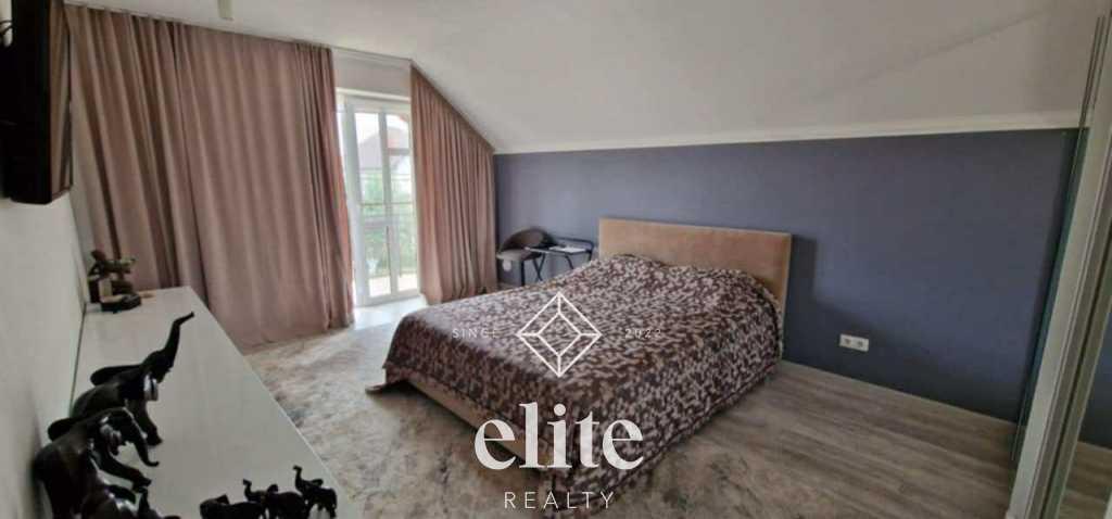 elite realty image