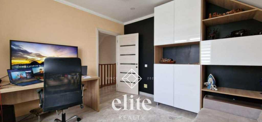 elite realty image