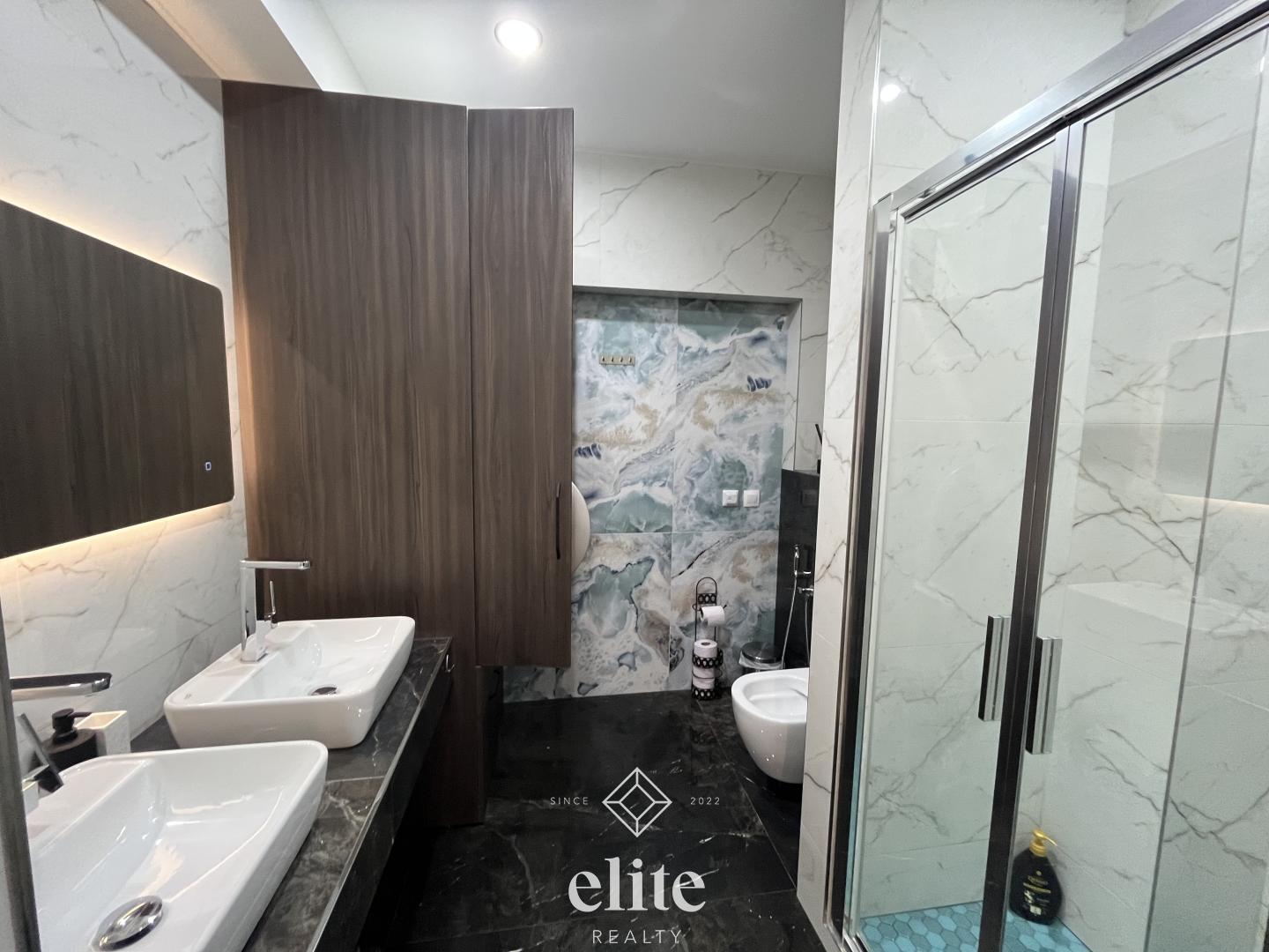 elite realty image