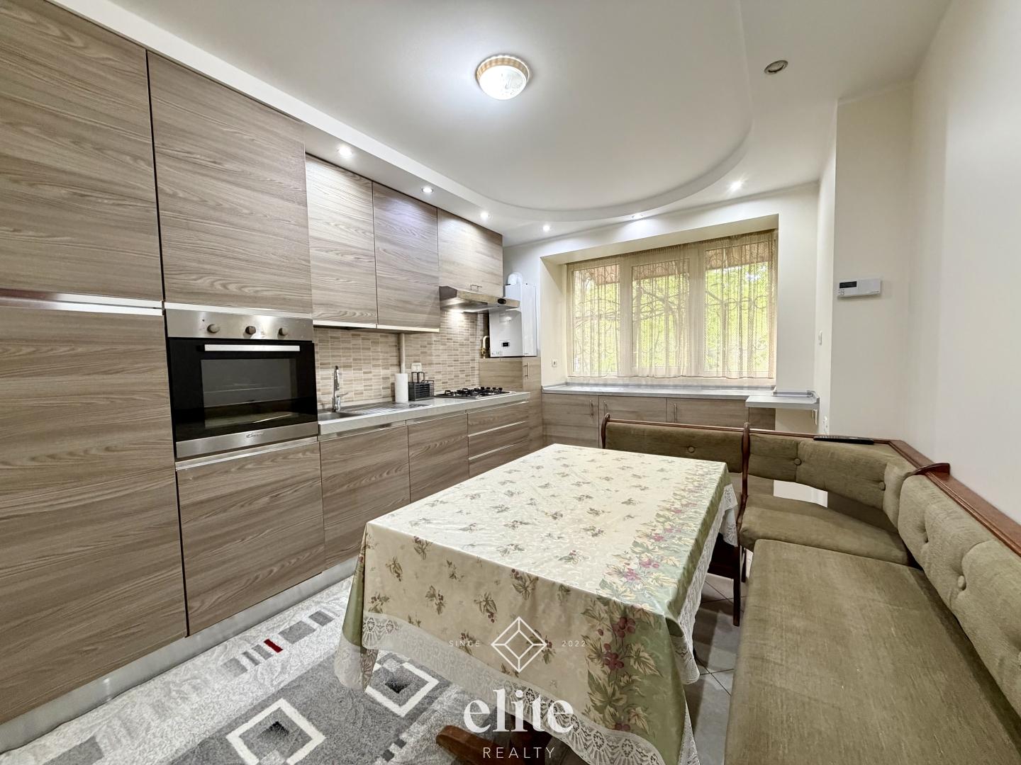 elite realty image