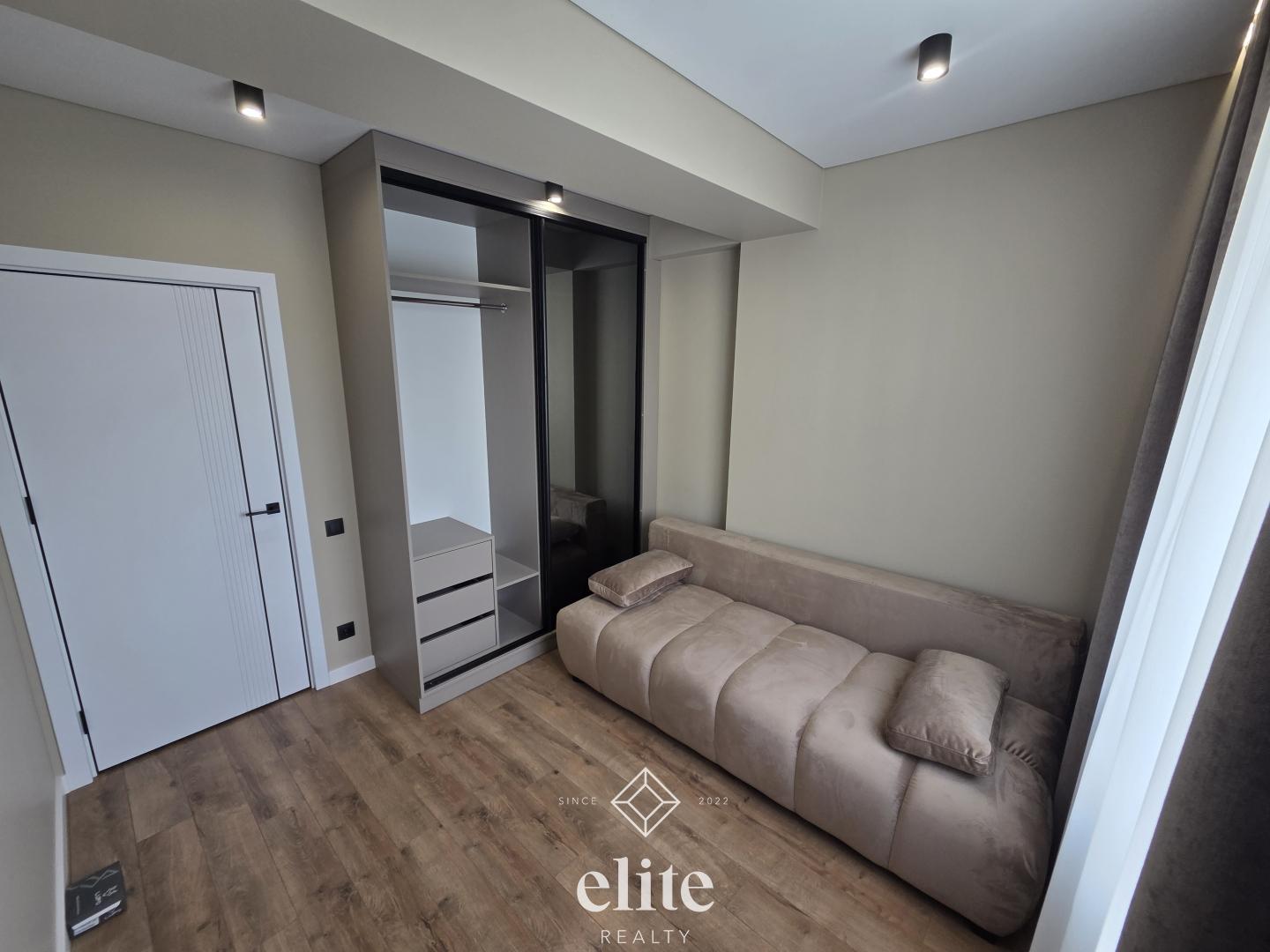 elite realty image