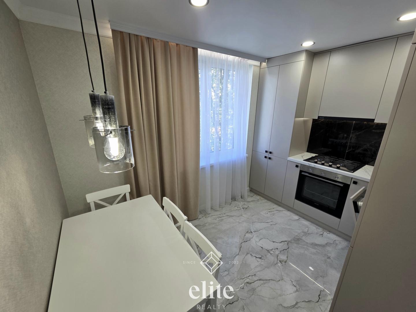 elite realty image