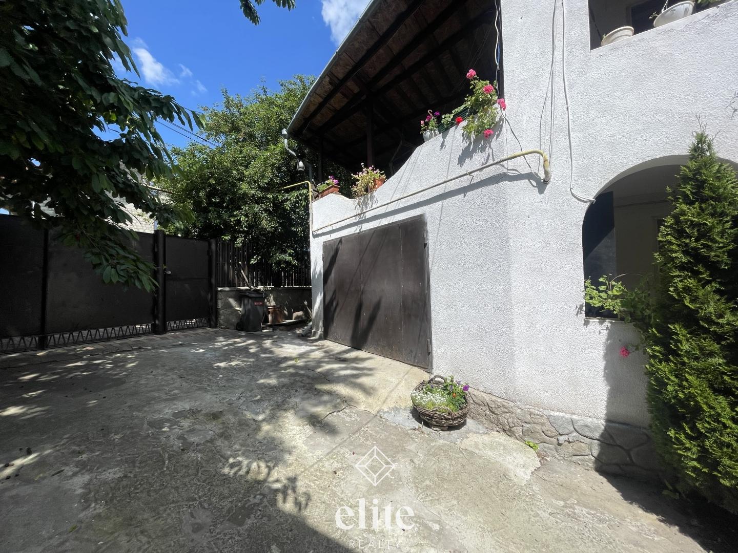 elite realty image