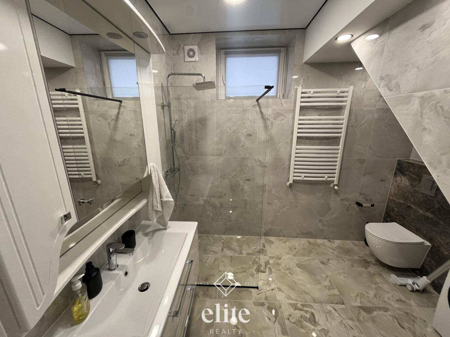 elite realty image