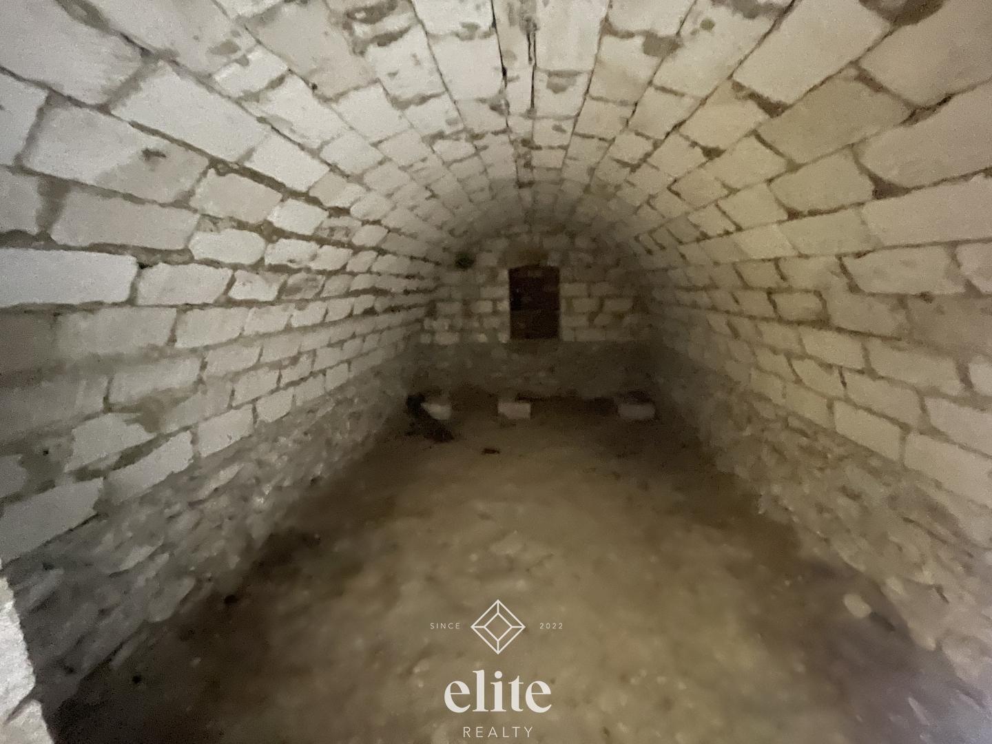elite realty image
