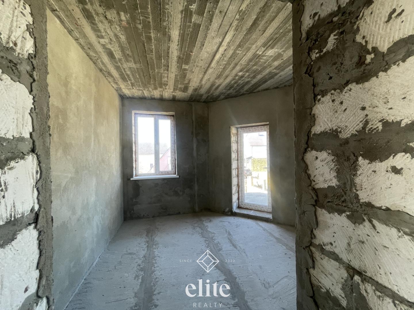 elite realty image