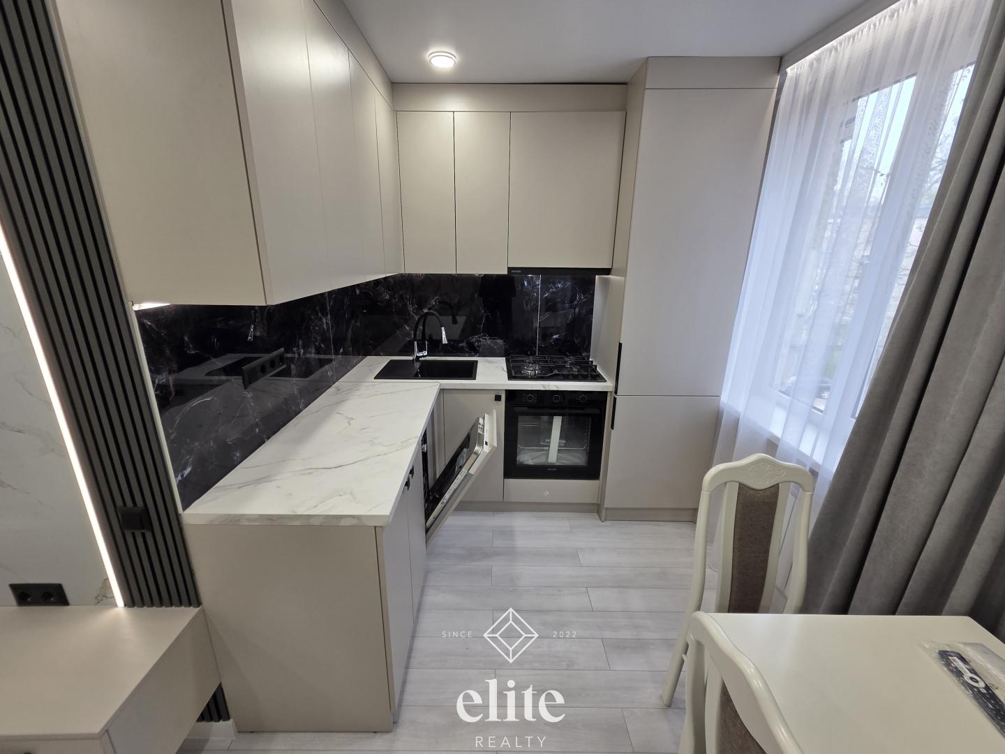 elite realty image