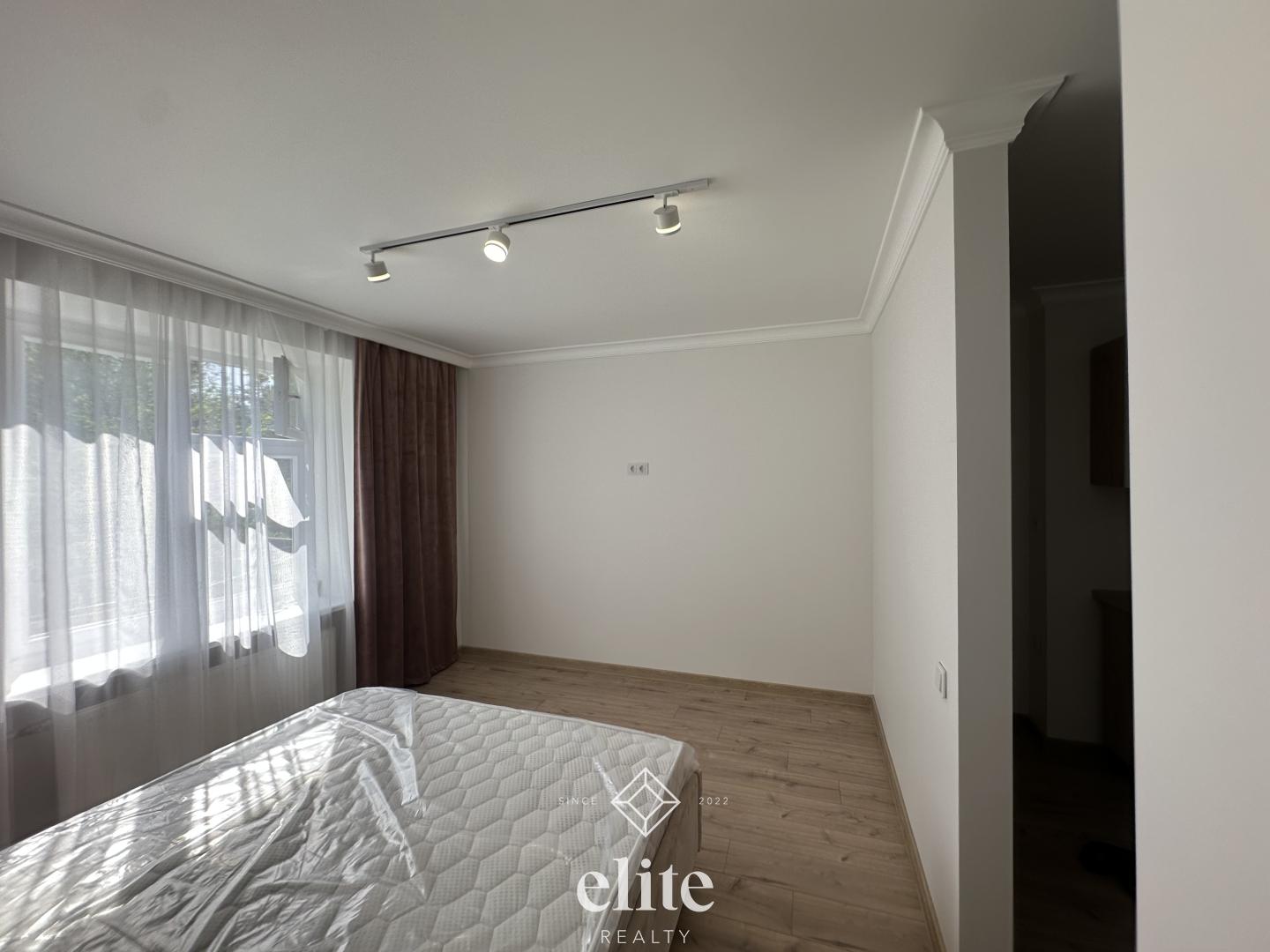 elite realty image
