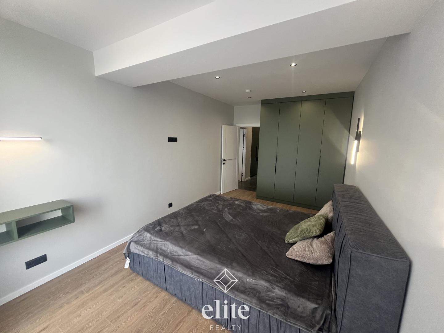 elite realty image