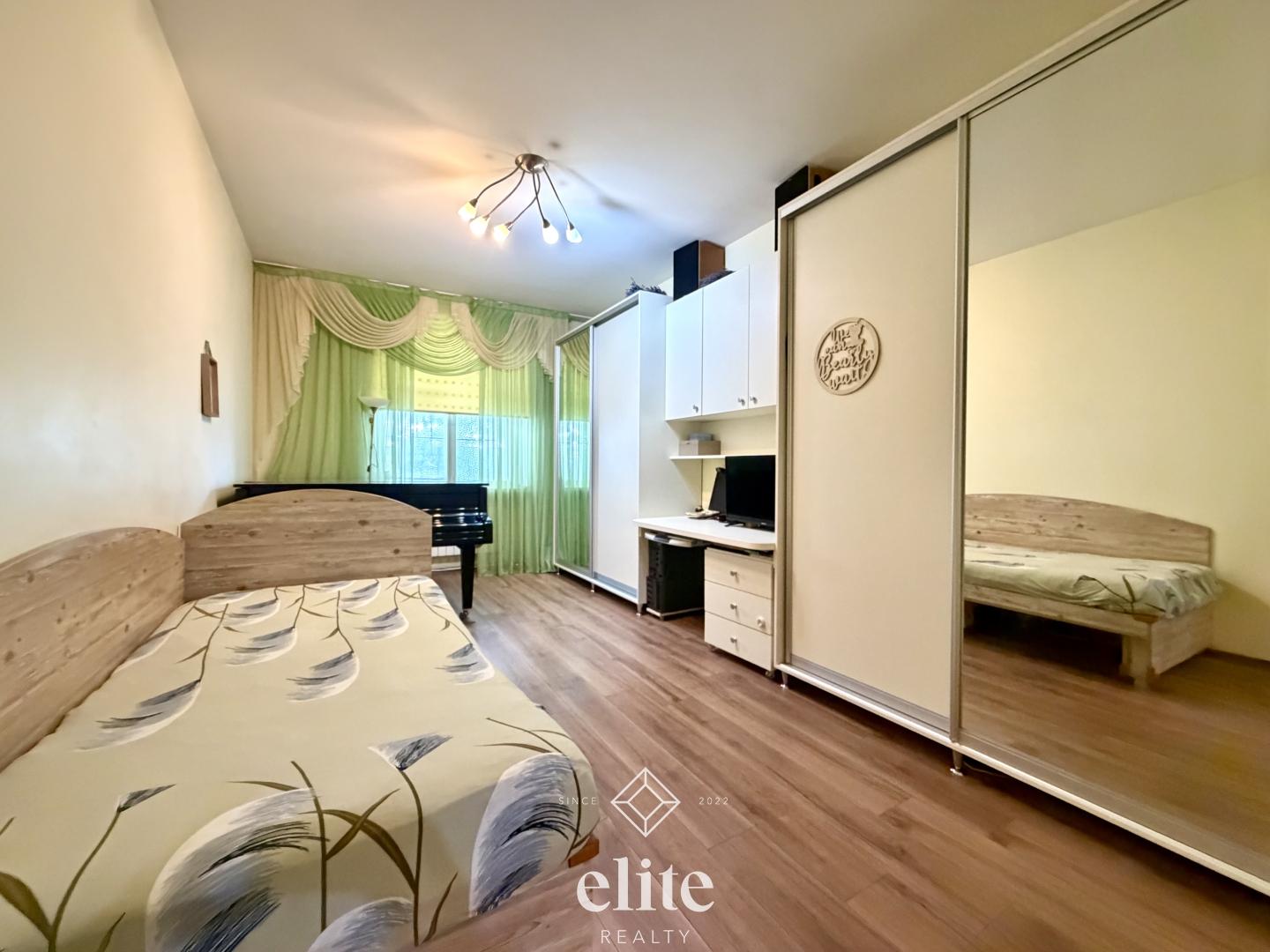 elite realty image